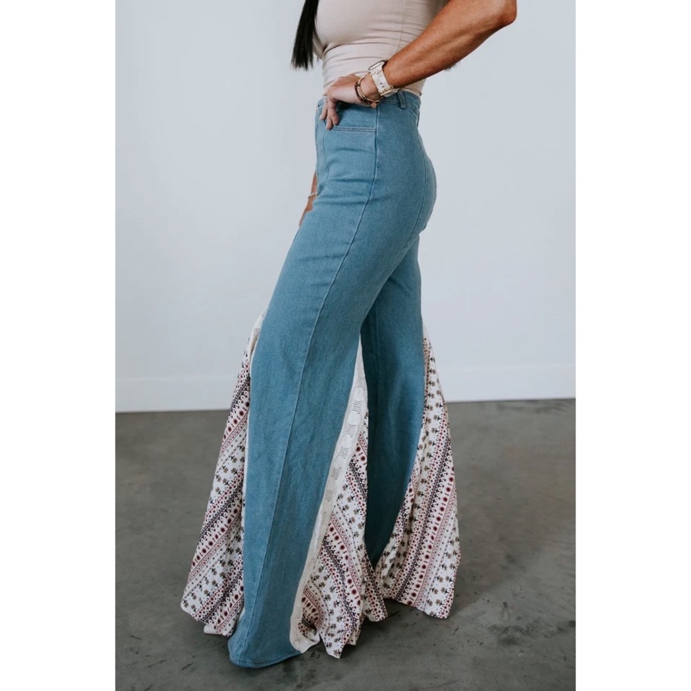 Wisteria Boho Floral Print & Lace High Rise Flare Leg Stretch Jeans - Picture 5 of 9